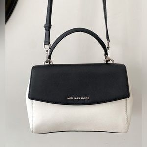 Michael Kors | black & white crossbody purse